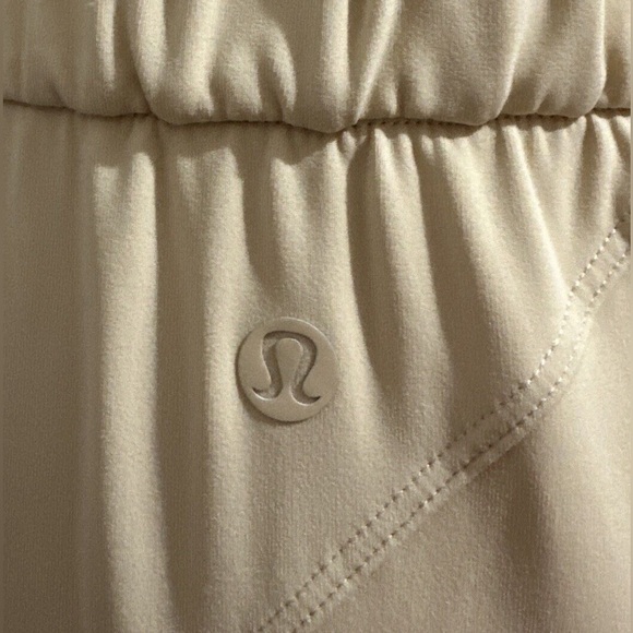 Lululemon Keep Moving Jogger sz 2 Trench - Picture 9 of 12